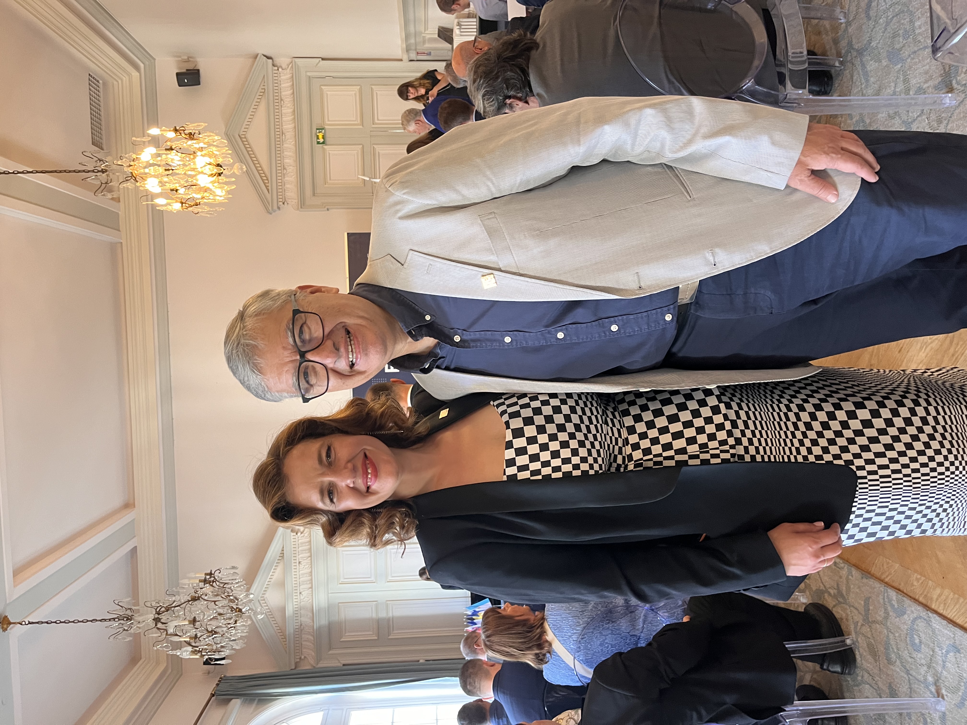 Con Dana Reizniece